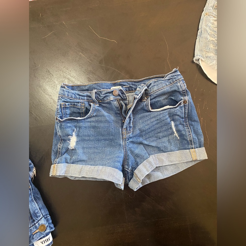 Cuffed shorts